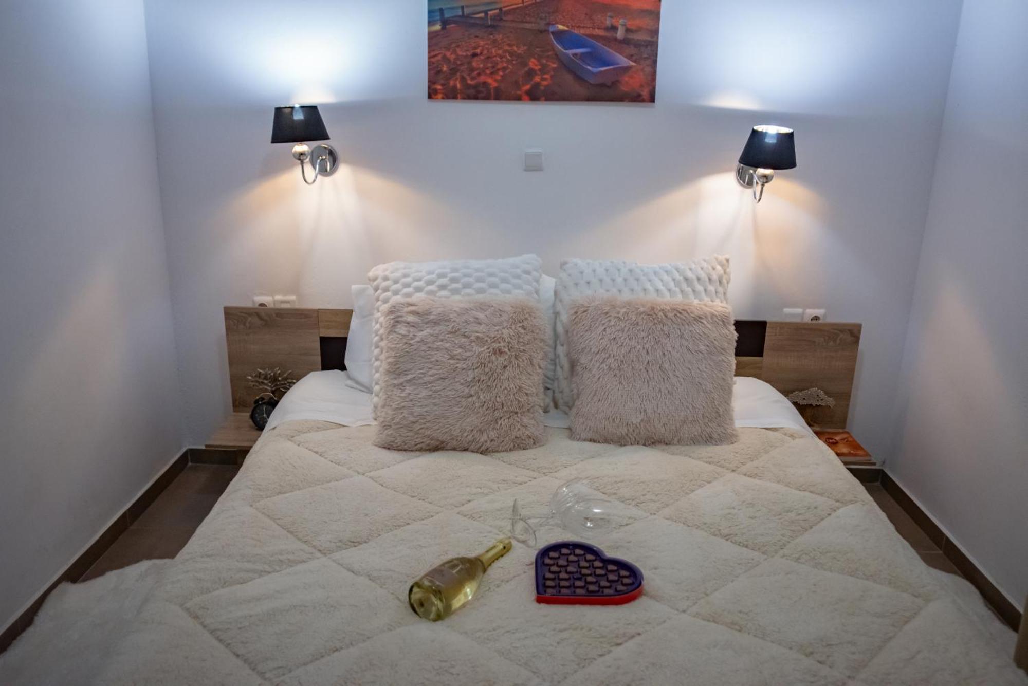 Chez Kiki Et Ioannis Apartment Engares ภายนอก รูปภาพ