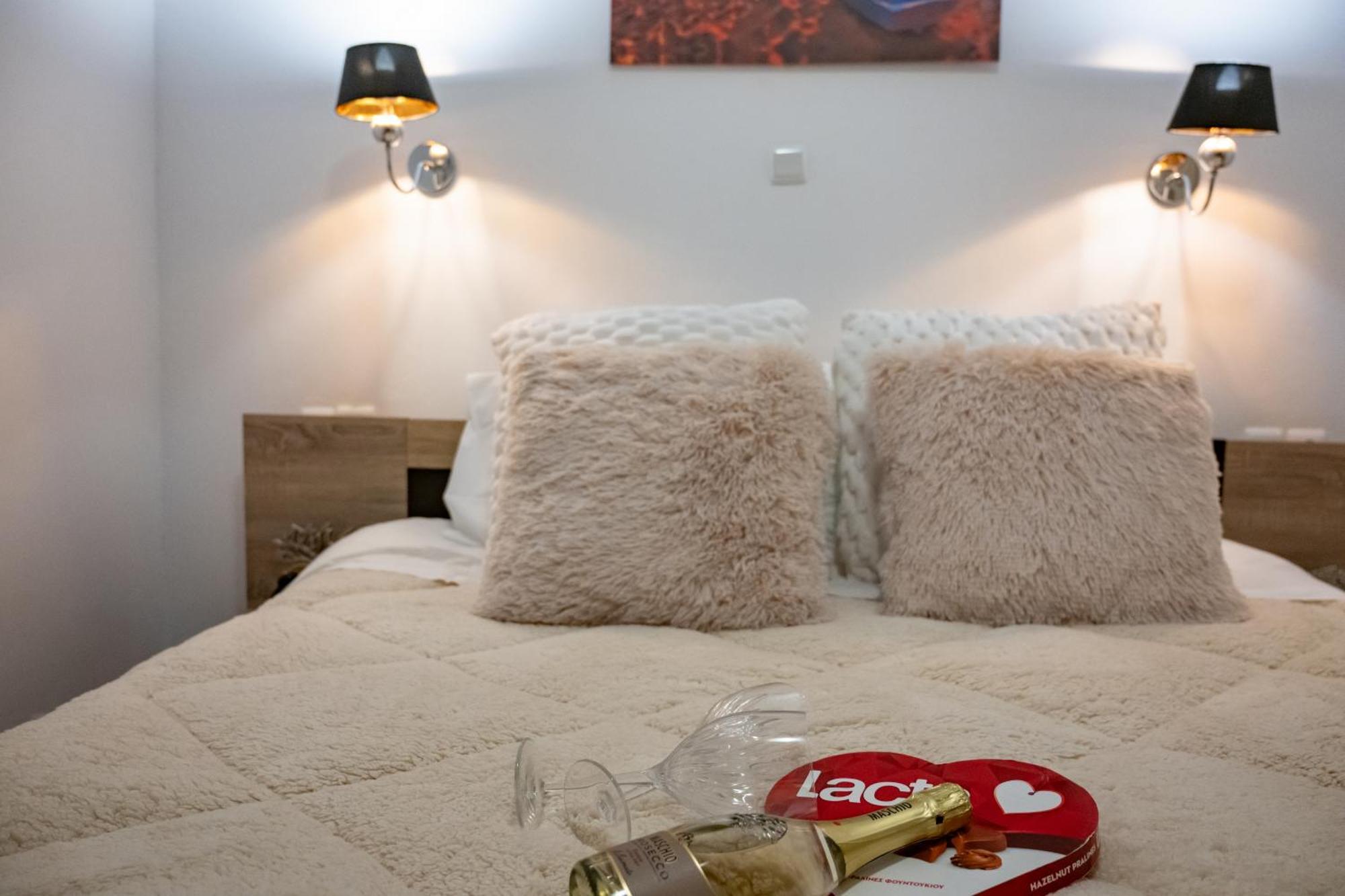 Chez Kiki Et Ioannis Apartment Engares ภายนอก รูปภาพ